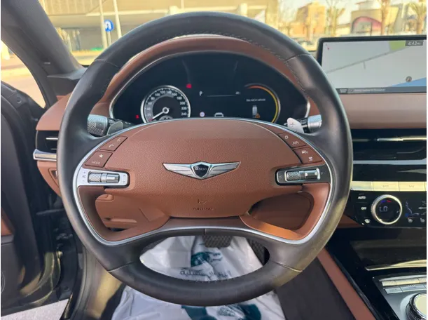 Car image 17