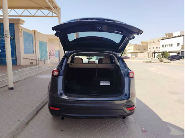 Car image 25