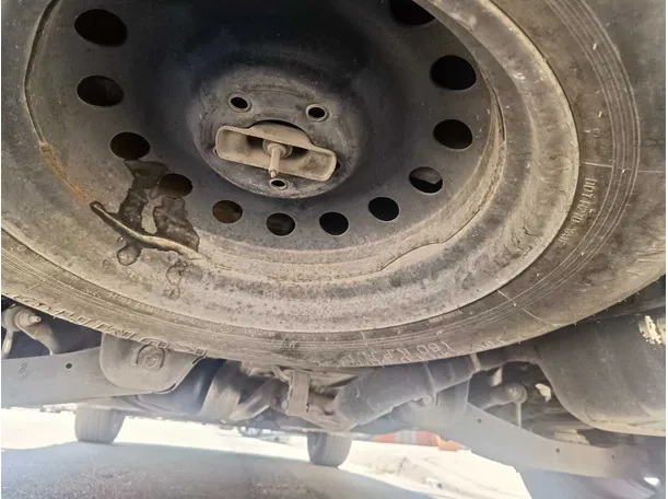 Car image 29