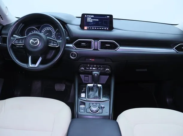 Car image 14