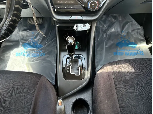 Car image 19