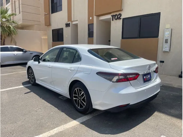 Car image 7