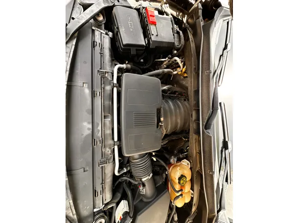 Car image 28