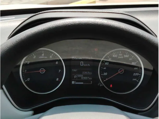 Car image 25