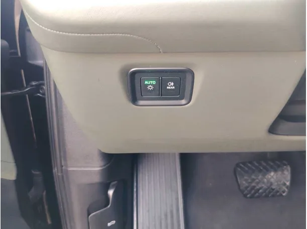 Car image 39