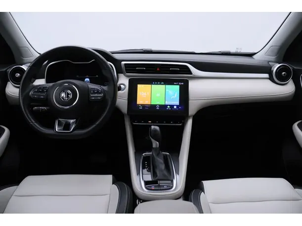 Car image 14