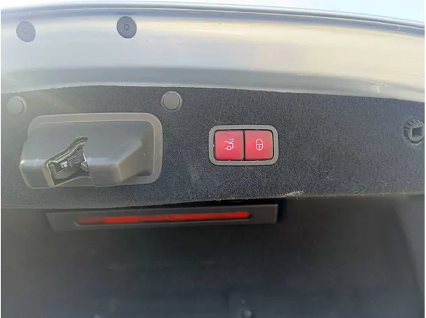 Car image 31