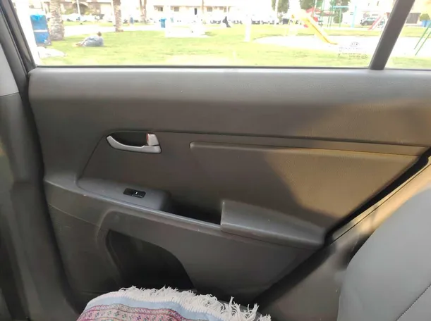Car image 40