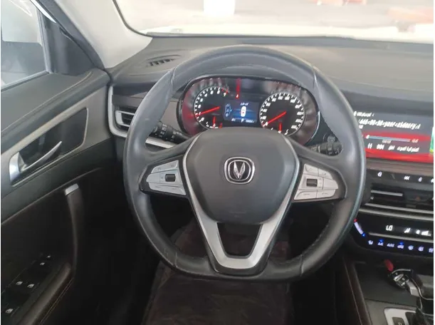 Car image 16