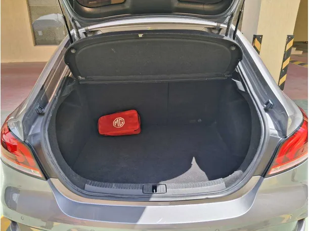 Car image 20