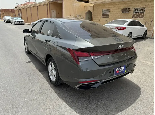Car image 7