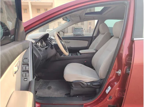 Car image 12