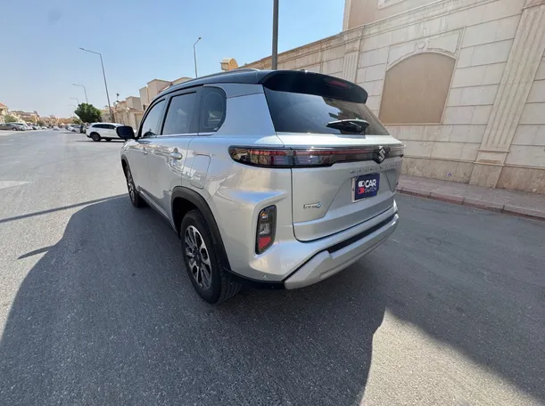 Car image 7