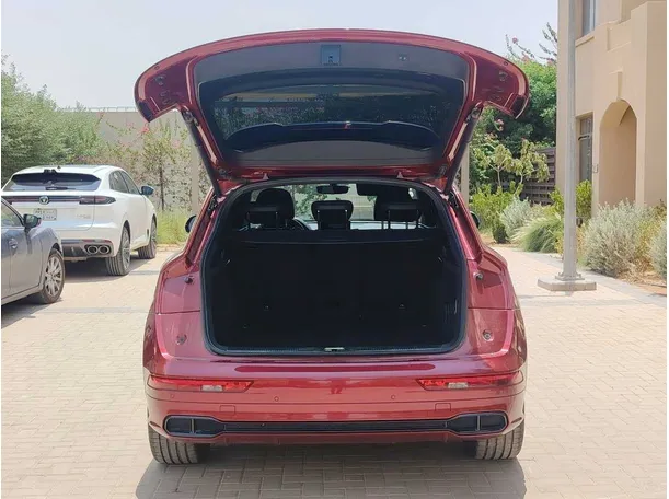 Car image 25
