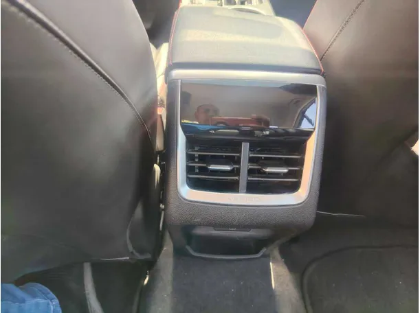 Car image 37