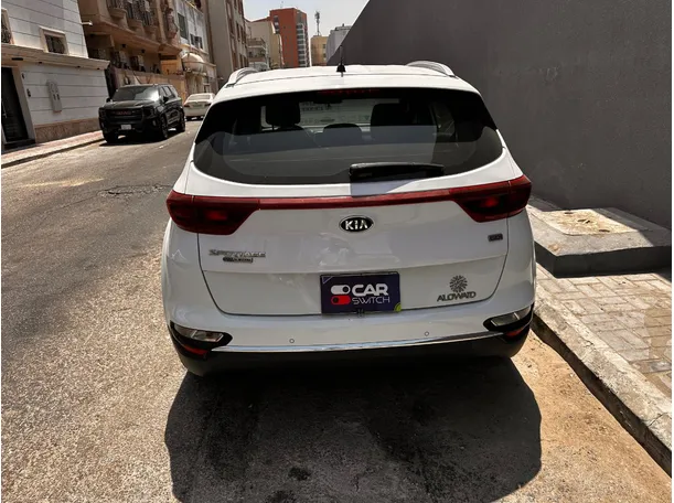 Car image 6