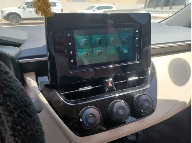 Car image 18