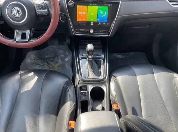 Car image 18