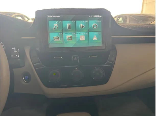 Car image 11