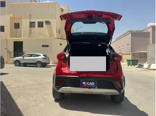 Car image 19