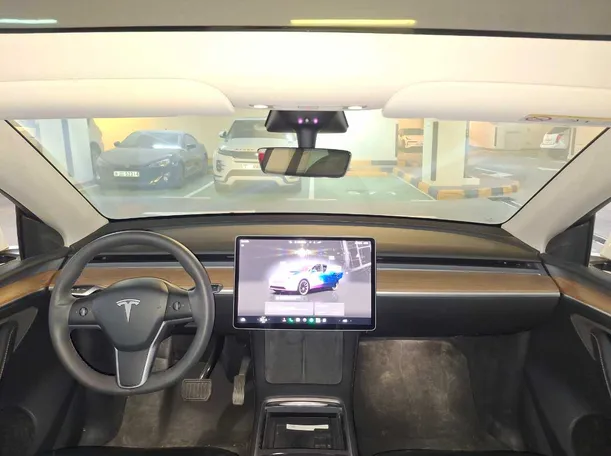 Car image 17