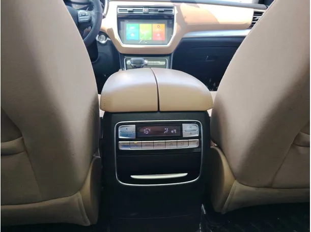 Car image 28