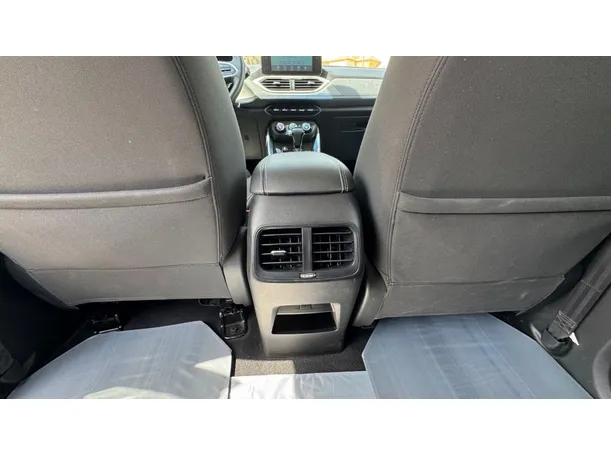 Car image 28