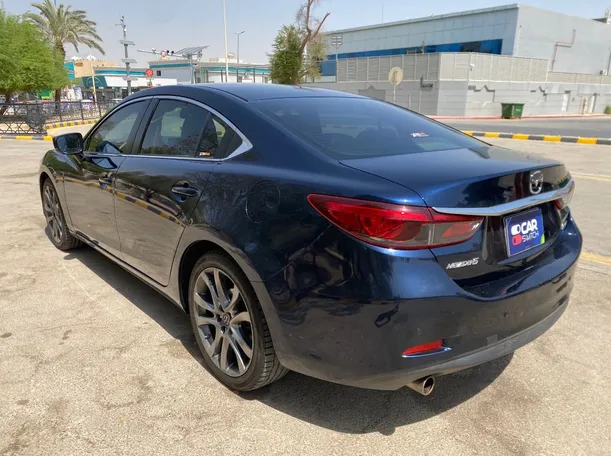 Car image 7