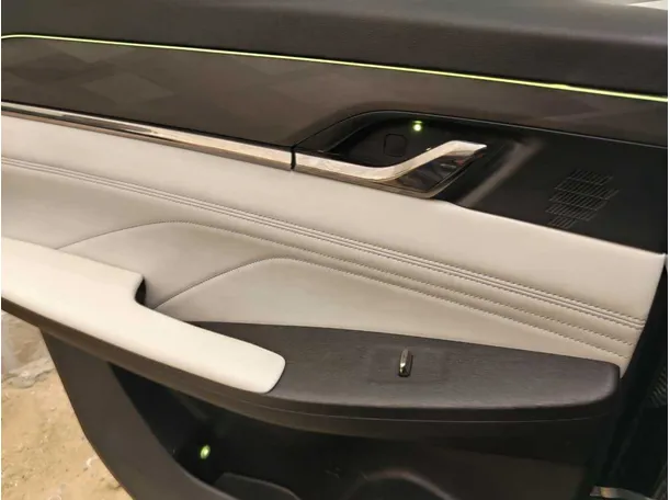 Car image 33