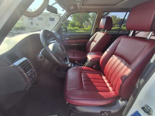 Car image 12