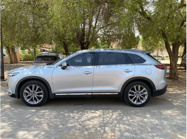 Car image 8