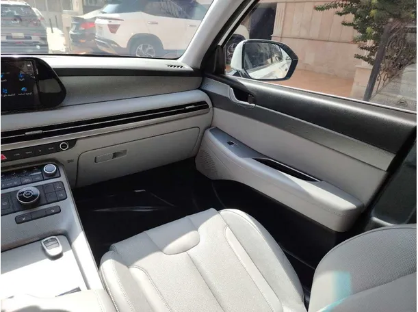 Car image 39