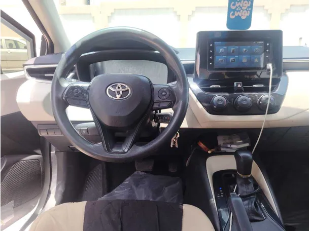 Car image 19