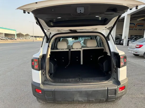 Car image 23