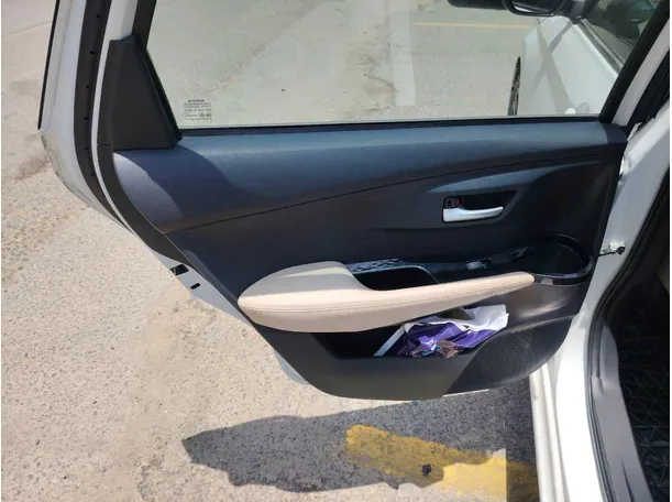 Car image 33