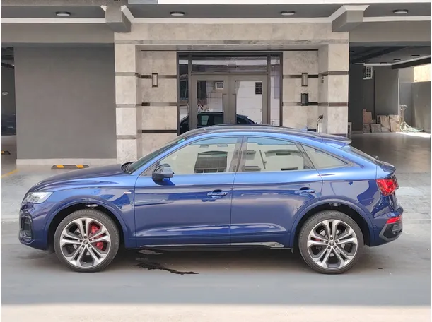 Car image 8