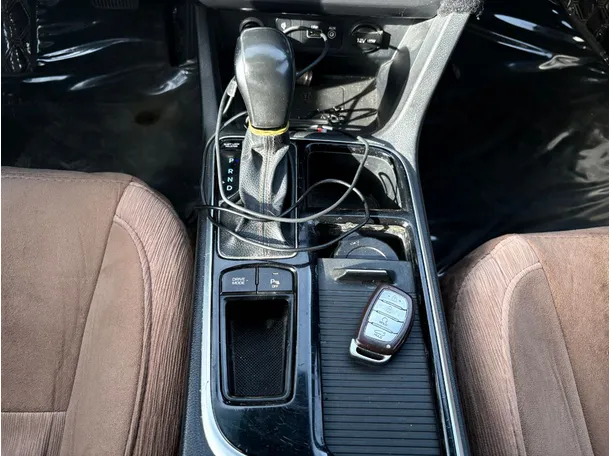 Car image 19