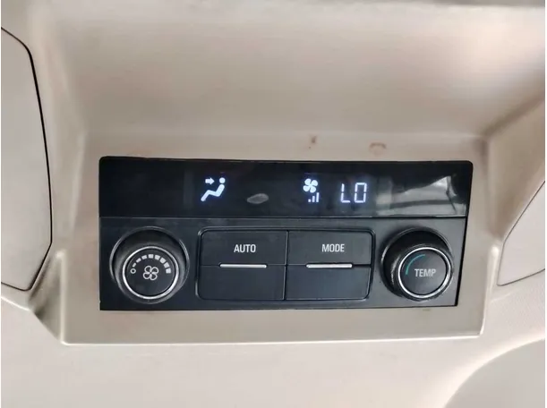 Car image 26