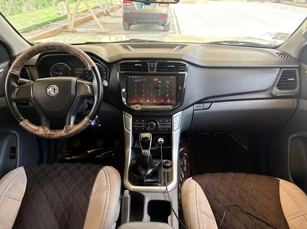 Car image 19