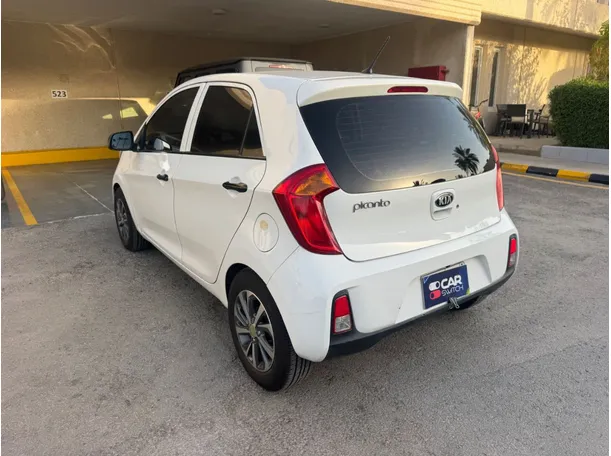 Car image 7
