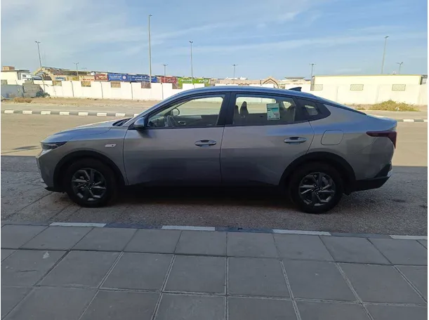 Car image 10