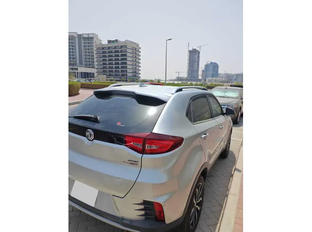 Car image 6