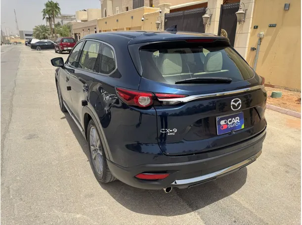 Car image 7
