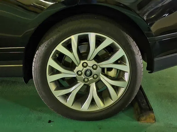 Car image 7