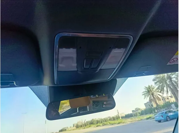 Car image 36