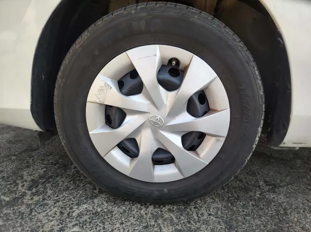 Car image 10