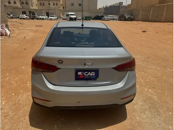 Car image 6