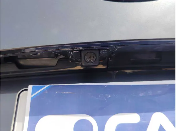 Car image 35