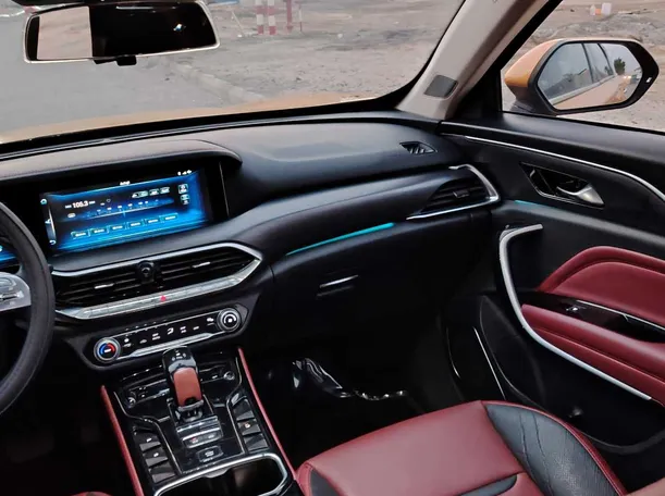 Car image 19