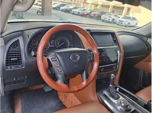 Car image 11